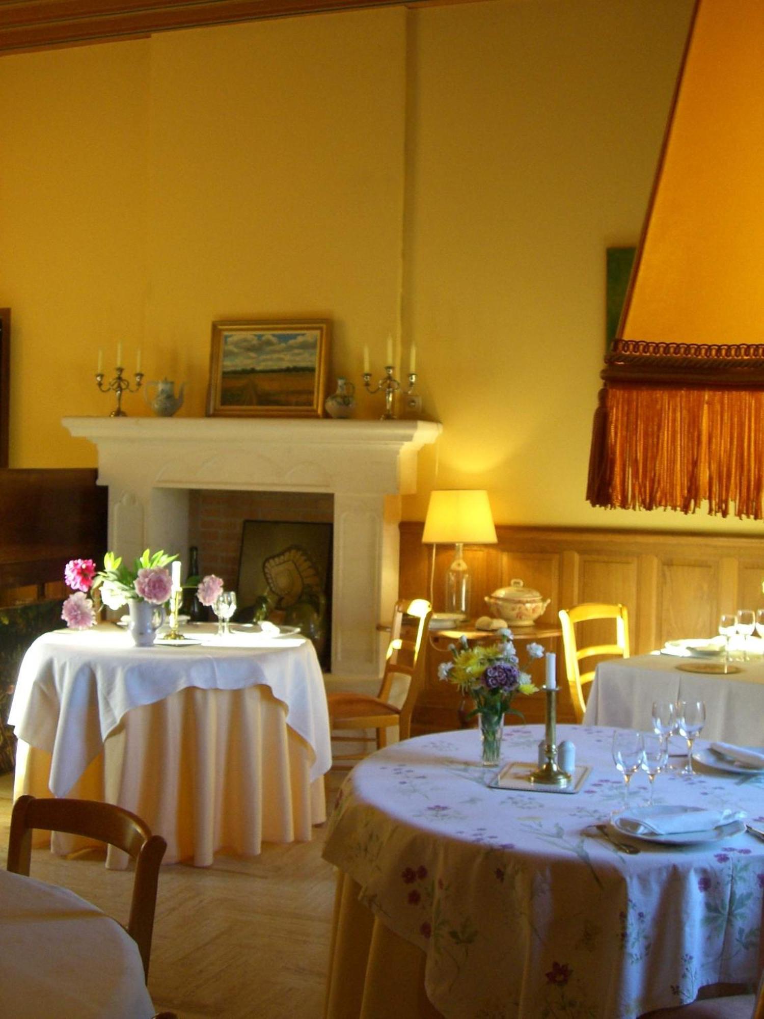 Chateau Des Salles Hotel Saint-Fort-sur-Gironde Ngoại thất bức ảnh