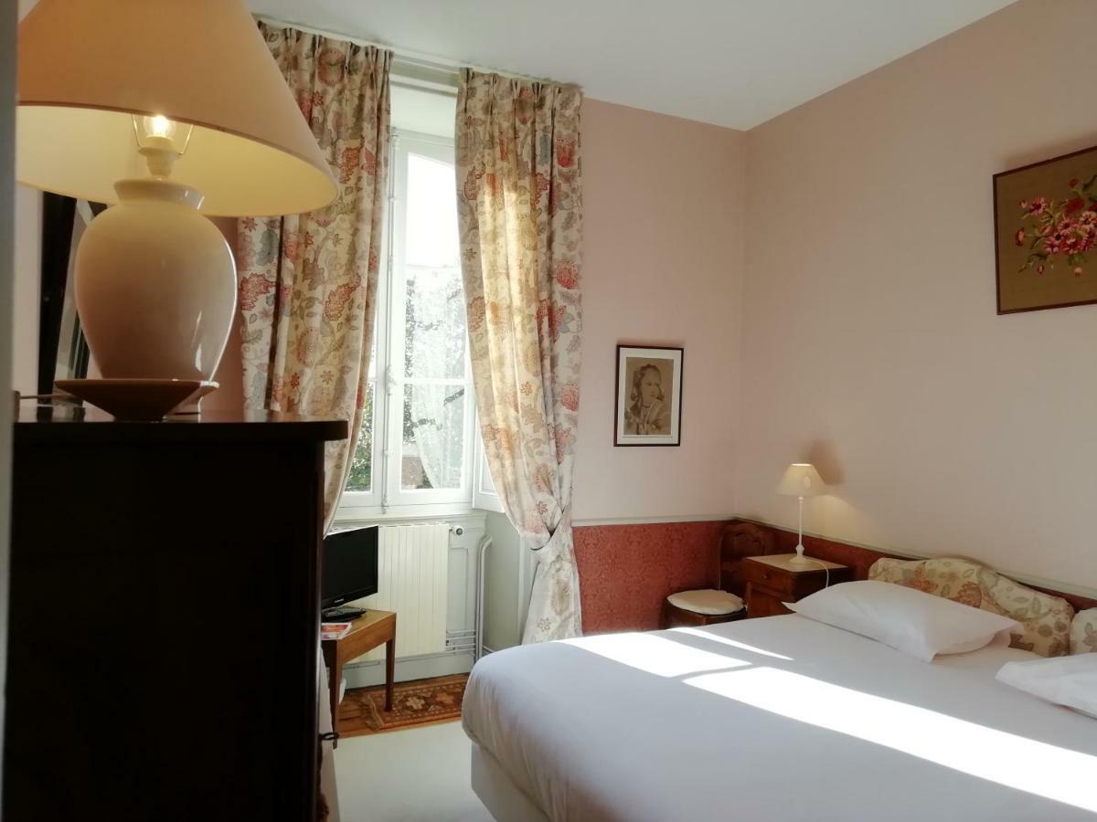 Chateau Des Salles Hotel Saint-Fort-sur-Gironde Ngoại thất bức ảnh